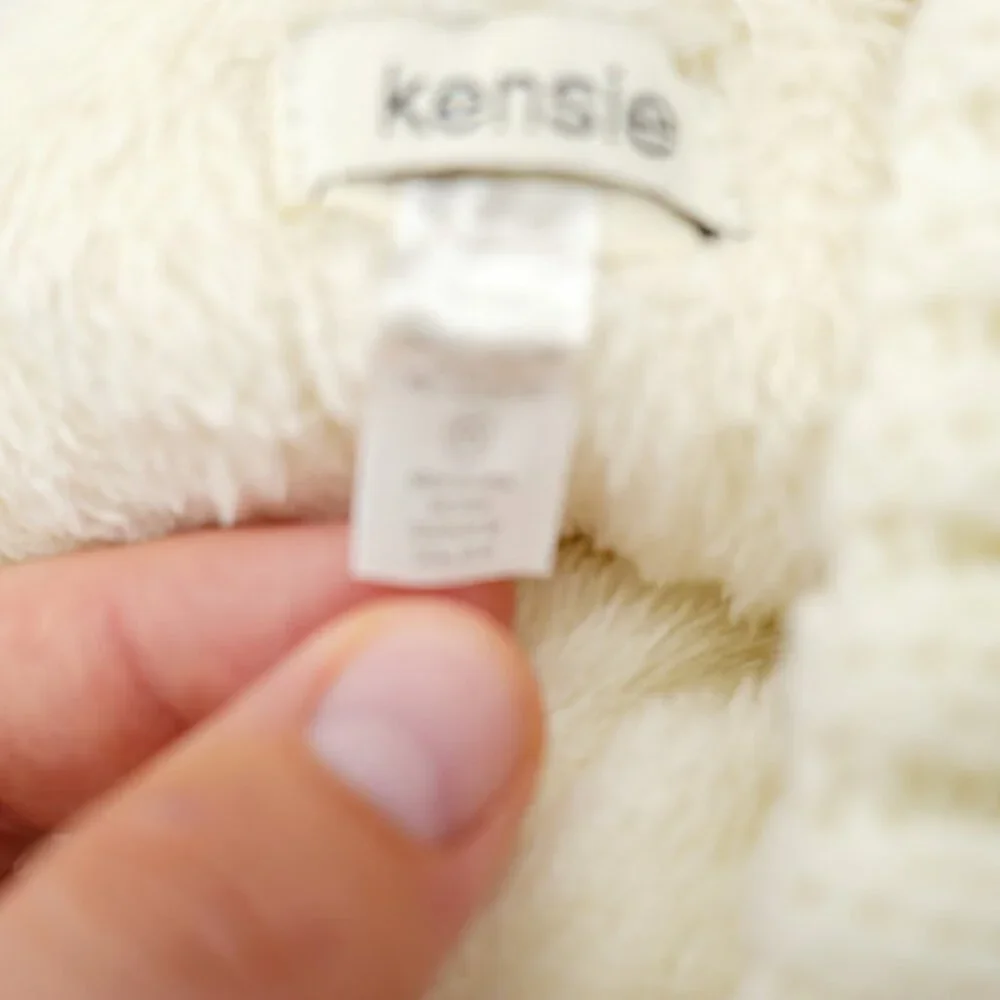 Kensie Girl Women White Cream Cable Knit Rhinestone One Size Sherpa Inside‎